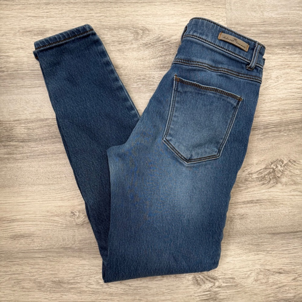 Almost Famous Mid‎ Rise Skinny Jeans Womens Size 5 Blue Denim Casual
